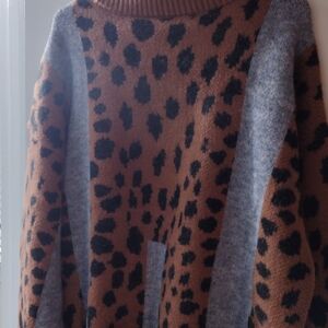 SPRING SALE! Elegant Leopard Print Turtleneck Sweater - Brown and Gray